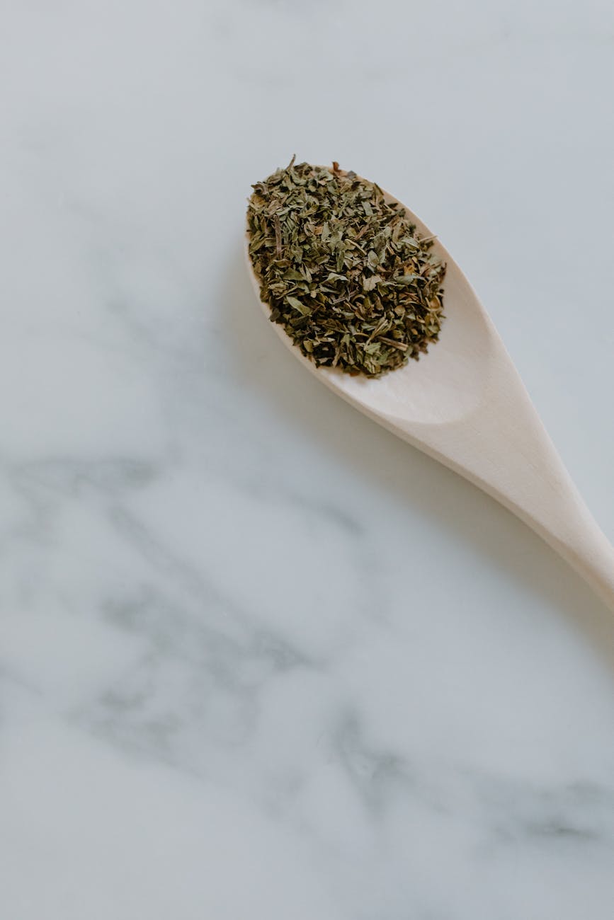 Dried Oregano vs Ground Oregano: A Guide to Using Herbs